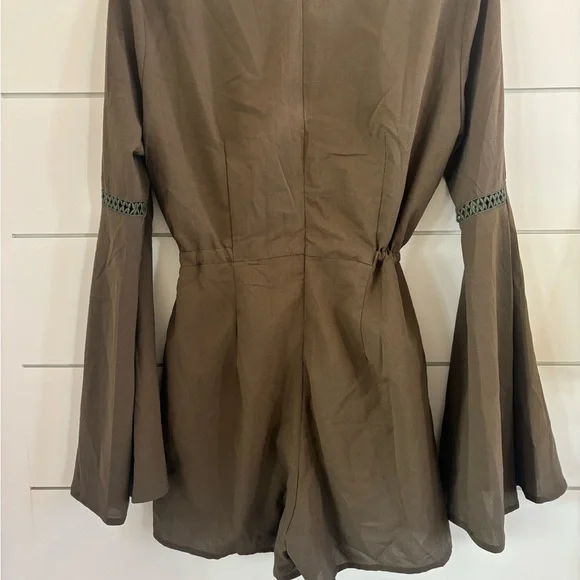 LoveRiche Olive Green Long-Sleeve Romper NWT - Picture 4 of 4